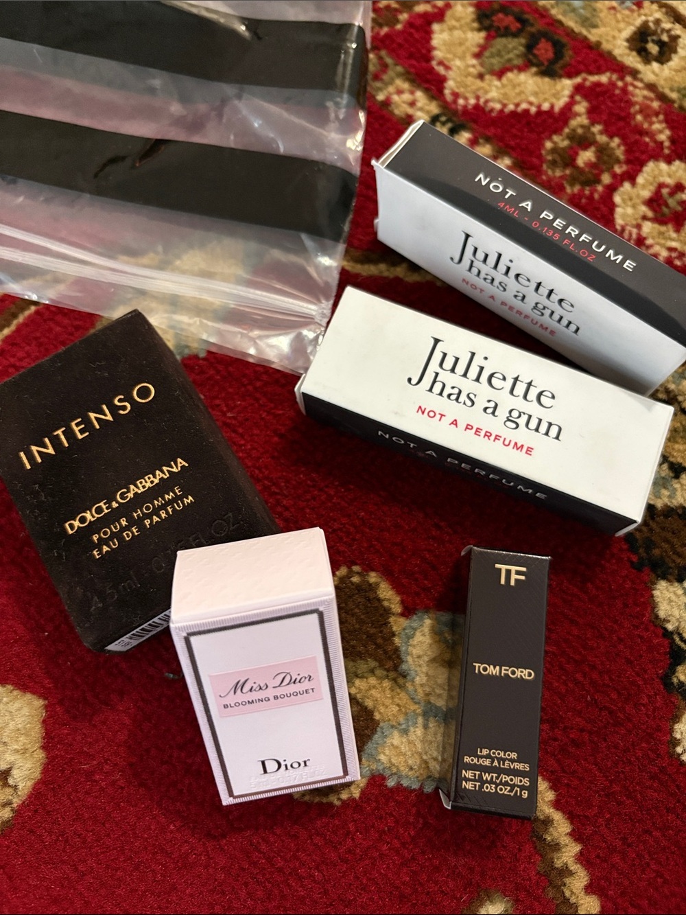 Mini cosmetics bundle